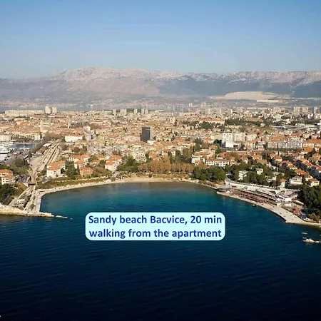 Spacious Neven Near Center, With Two Ac Units Apartament *