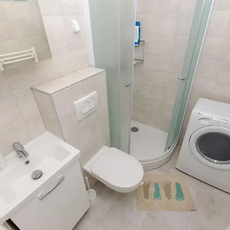 Spacious Apartment Neven Near Center, With Two Ac Units * Split